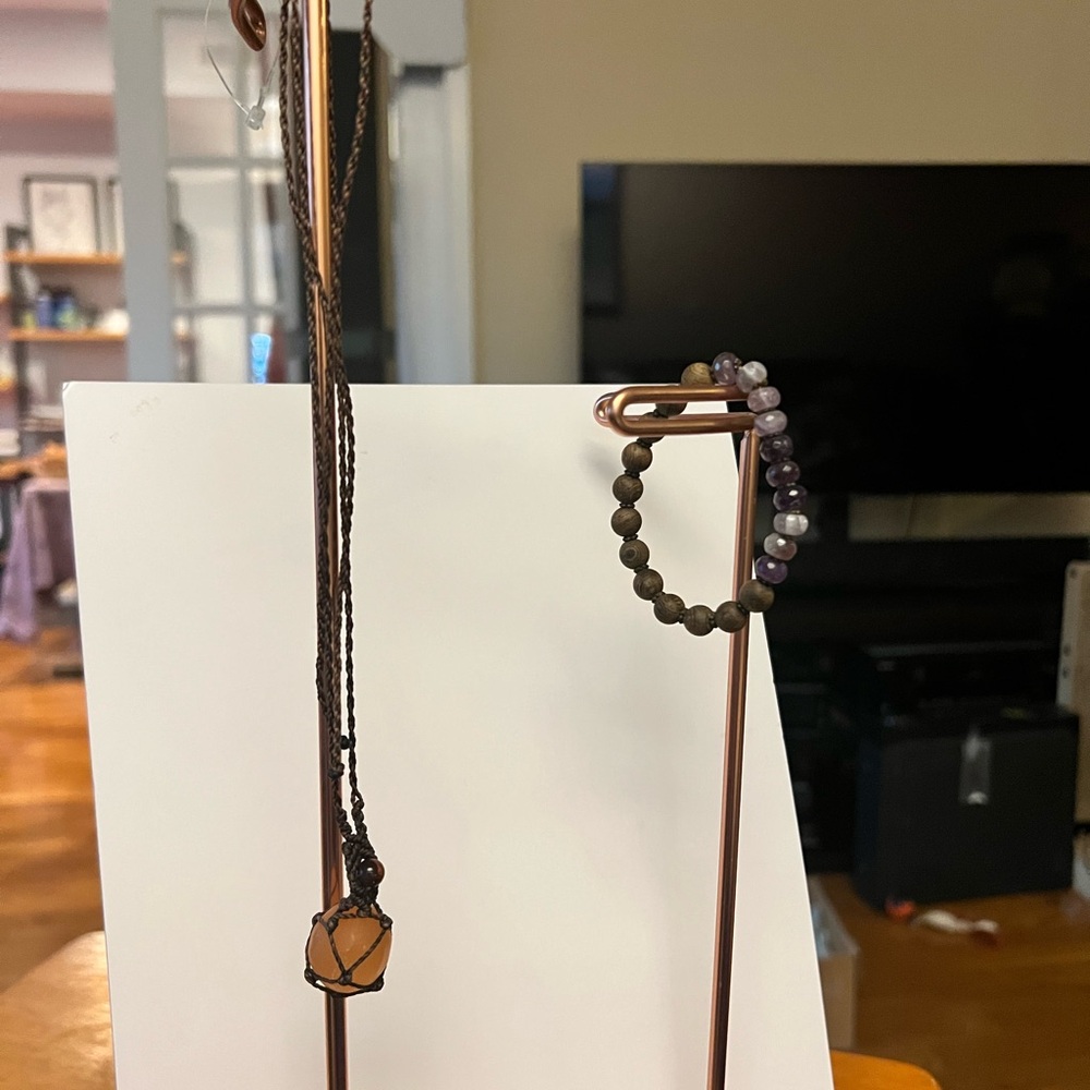 Elegant Beaded Bracelet and Pendant Necklace Set